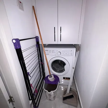 Apartamento Lapta Purple 2 Bedroom *