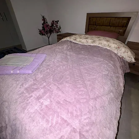 Lapta Purple 2 Bedroom Apartmán *