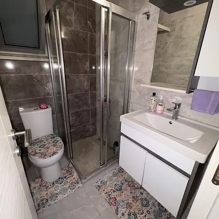 Lapta Purple 2 Bedroom Apartamento